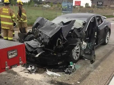 2 dead! Tesla in another major accident? Driver charged with homicide... There have been 26 accidents involving Tesla Autopilot