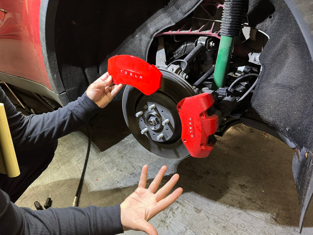 The rear brake system of Tesla Model Y performance version has been re ...